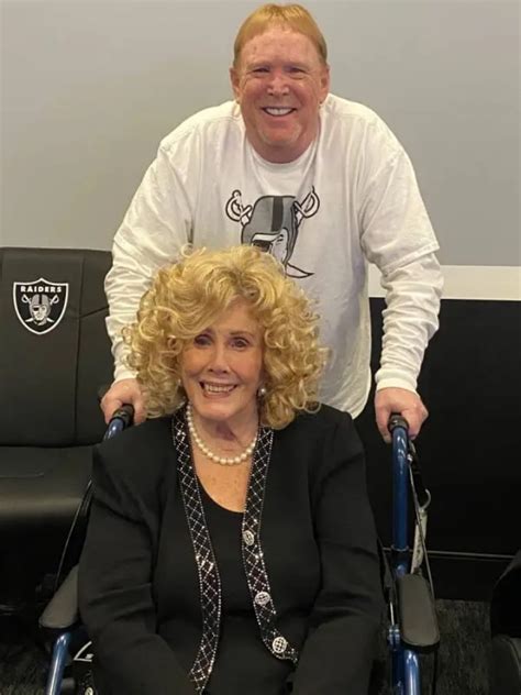 mark davis and his wife.